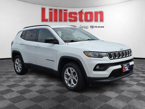 Bright White Clearcoat 2024 Jeep Compass Latitude
