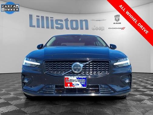 2024 Volvo S60 B5 Plus Dark Theme