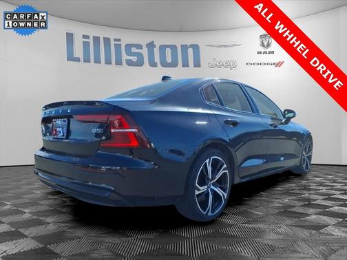 2024 Volvo S60 B5 Plus Dark Theme