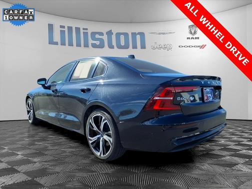 2024 Volvo S60 B5 Plus Dark Theme