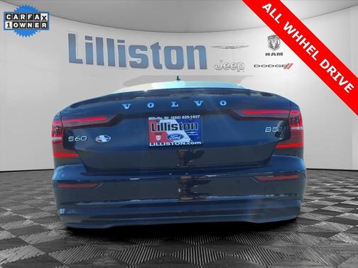 2024 Volvo S60 B5 Plus Dark Theme