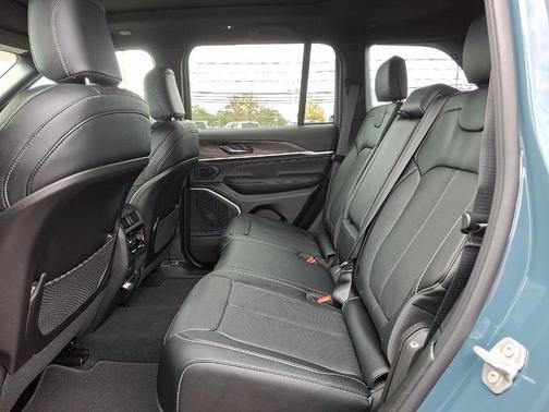 Steel Blue 2027 Jeep Grand Cherokee Limited