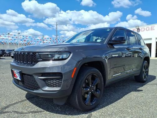 2023 Jeep Grand Cherokee Altitude