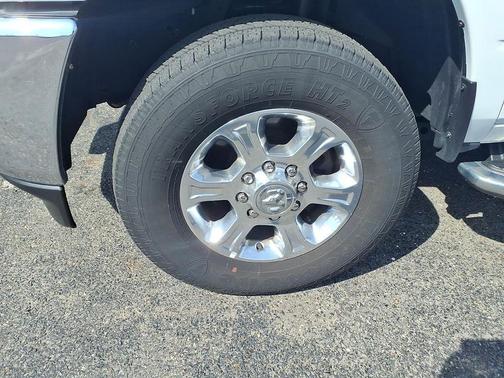 Bright White Clearcoat 2024 RAM 2500 Big Horn