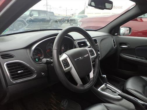 2014 Chrysler 200 Limited