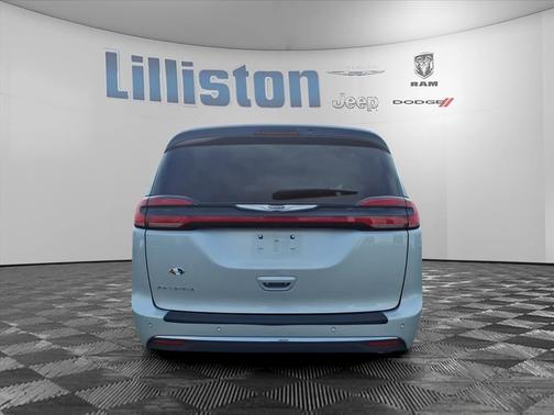 2024 Chrysler Pacifica Touring-L
