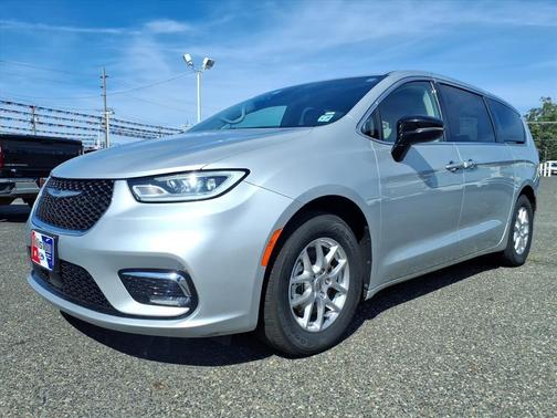 2024 Chrysler Pacifica Touring-L