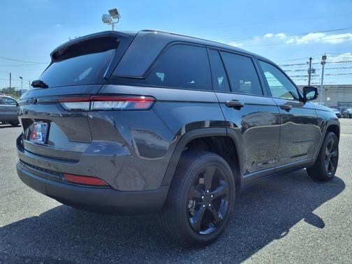 2023 Jeep Grand Cherokee Altitude