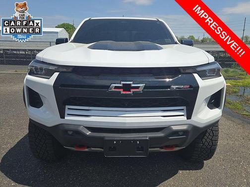 Summit White 2024 Chevrolet Colorado ZR2