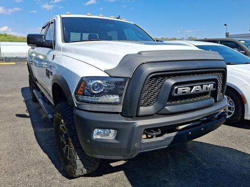 Bright White Clearcoat 2017 RAM 2500 Power Wagon