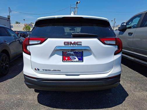 Summit White 2023 GMC Terrain SLE