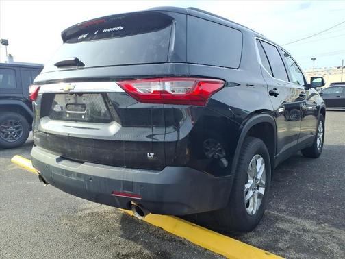 2021 Chevrolet Traverse LT Cloth