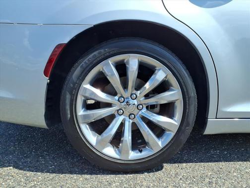 2021 Chrysler 300 Touring