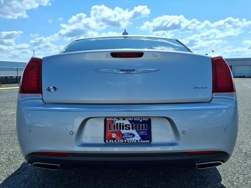 2021 Chrysler 300 Touring