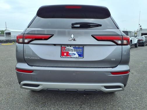2023 Mitsubishi Outlander SE
