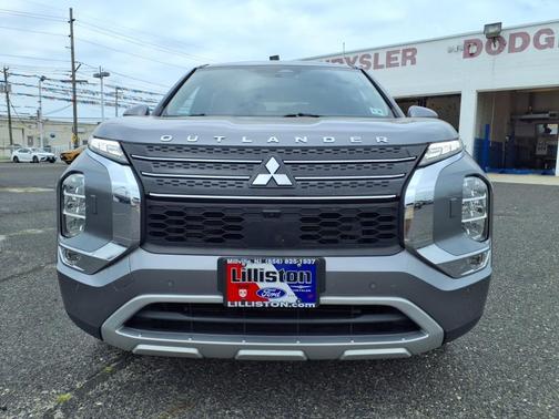 2023 Mitsubishi Outlander SE