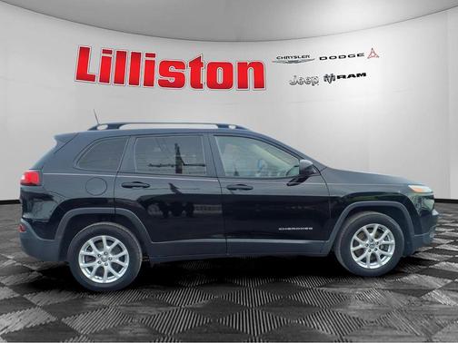 2017 Jeep Cherokee Sport