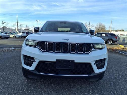 2022 Jeep Grand Cherokee Laredo
