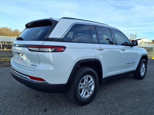 2022 Jeep Grand Cherokee Laredo