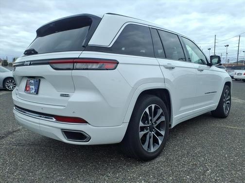 2022 Jeep Grand Cherokee Overland