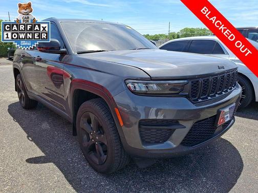Metallic 2022 Jeep Grand Cherokee Altitude