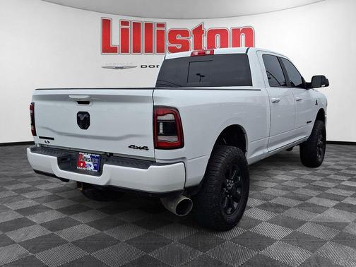 Bright White Clearcoat 2022 RAM 2500 Big Horn