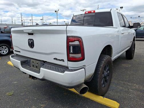 Bright White Clearcoat 2022 RAM 2500 Big Horn
