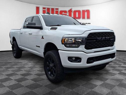 Bright White Clearcoat 2022 RAM 2500 Big Horn
