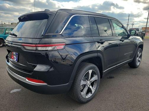 Diamond Black 2024 Jeep Grand Cherokee 4xe Base