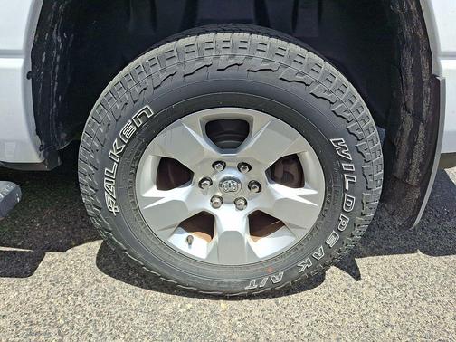 Bright White Clearcoat 2020 RAM 1500 Big Horn