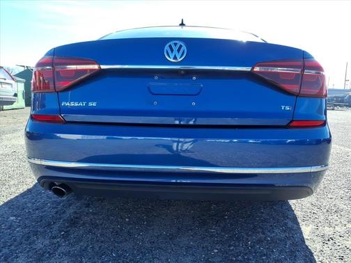 2017 Volkswagen Passat 1.8T SE