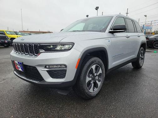 Silver Zynith 2023 Jeep Grand Cherokee 4xe Base