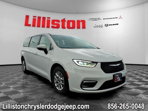 2023 Chrysler Pacifica Touring-L