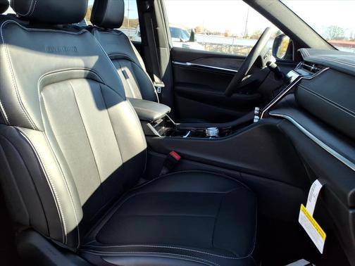 2022 Jeep Grand Cherokee 4xe Overland