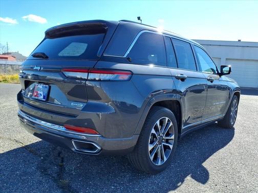 2022 Jeep Grand Cherokee 4xe Overland