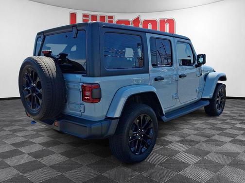 Earl Clearcoat 2023 Jeep Wrangler 4xe Sahara