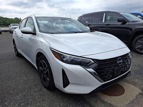 Aspen White 2024 Nissan Sentra SV