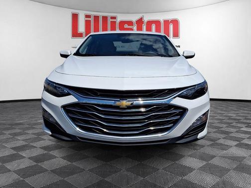 Summit White 2024 Chevrolet Malibu LT
