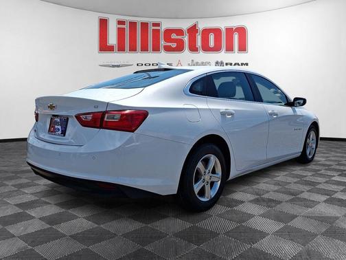Summit White 2024 Chevrolet Malibu LT