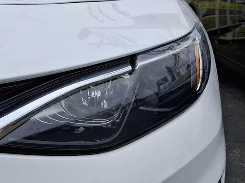 Summit White 2024 Chevrolet Malibu LT