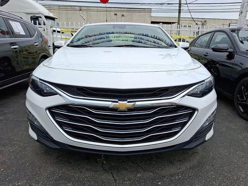 Summit White 2024 Chevrolet Malibu LT