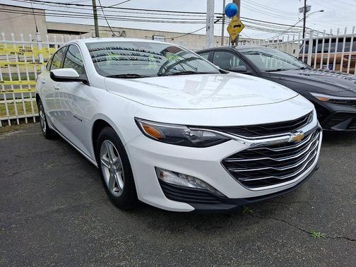 Summit White 2024 Chevrolet Malibu LT
