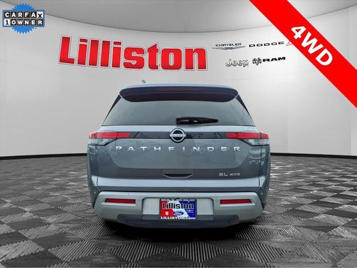 2023 Nissan Pathfinder SL