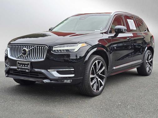 2023 Volvo XC90 B5 AWD Plus