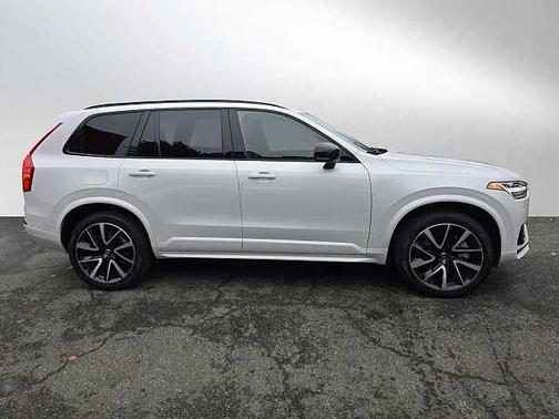 2023 Volvo XC90 Ultimate Dark 7-Seater