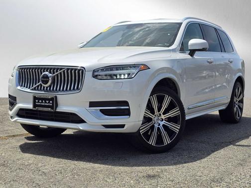2022 Volvo XC90 Recharge Plug-In Hybrid eAWD Inscription 6 Seater