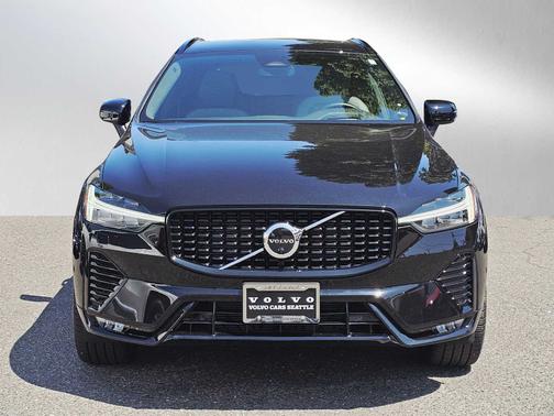 2022 Volvo XC60 B6 AWD R-Design
