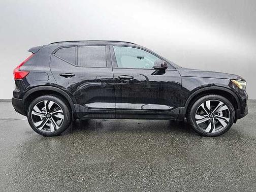 2024 Volvo XC40 Plus