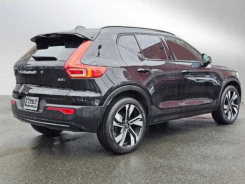2024 Volvo XC40 Plus