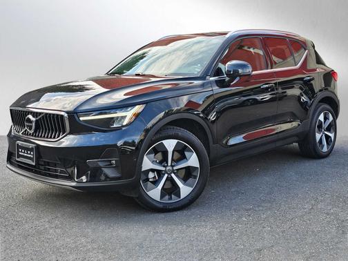 2024 Volvo XC40 B5 Plus Bright